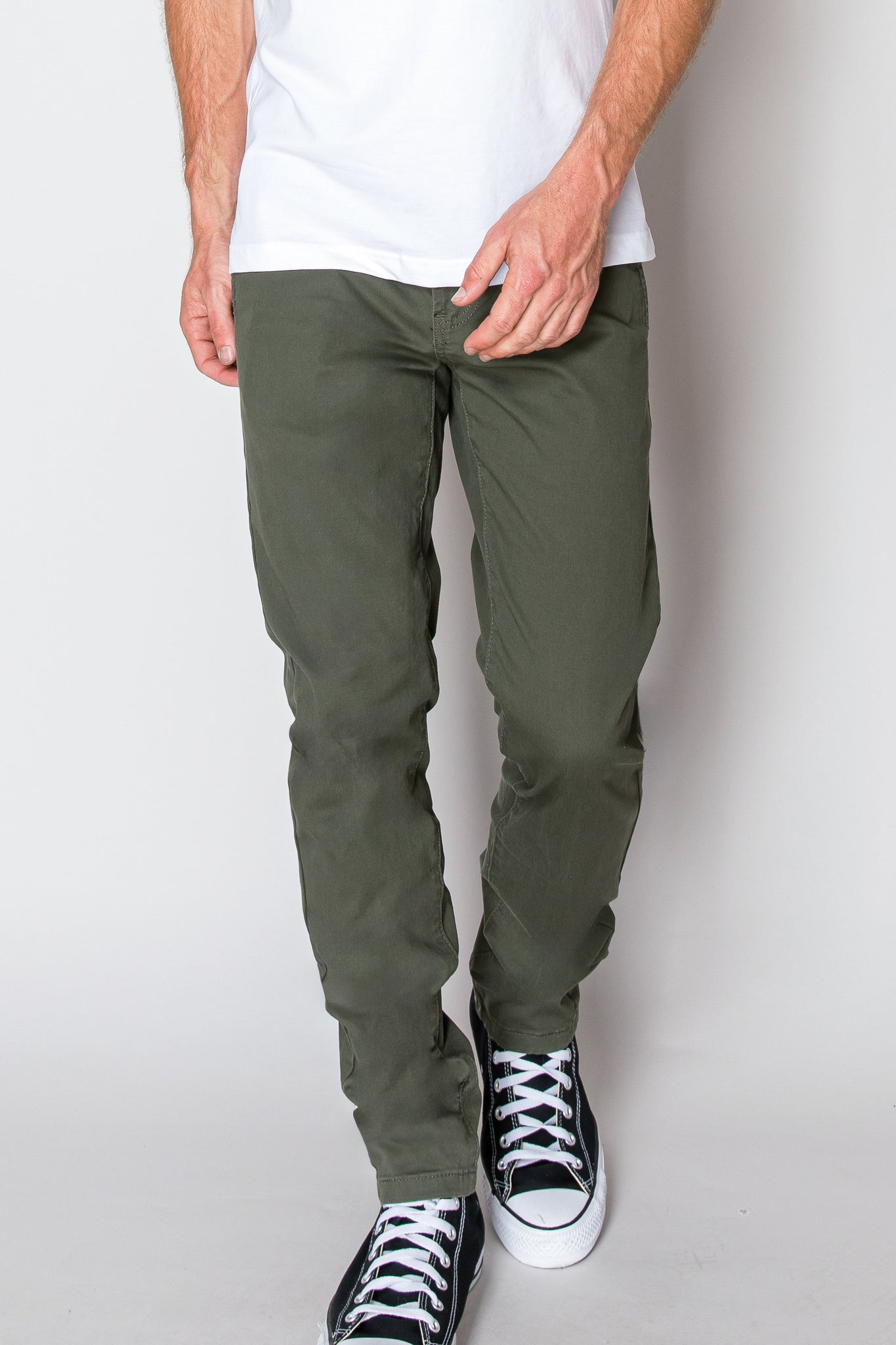 Essential Chino Pants