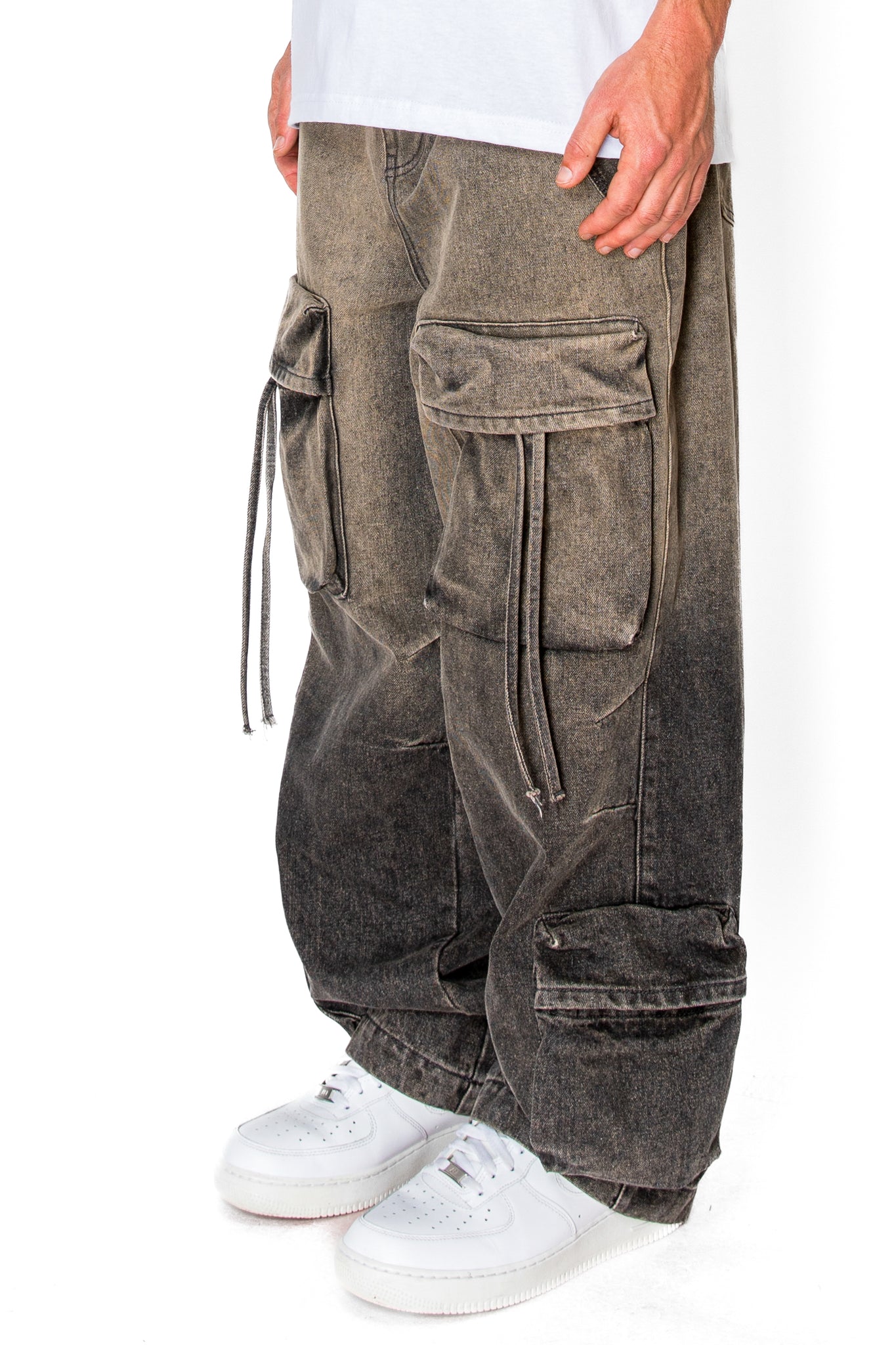 Baggy Fit Faded Wash Cargo Jeans